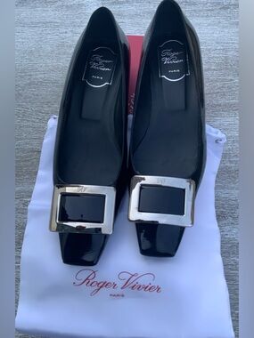 Roger Vivier Black Patent ‘Belle’ Shoes 39.5/9.5